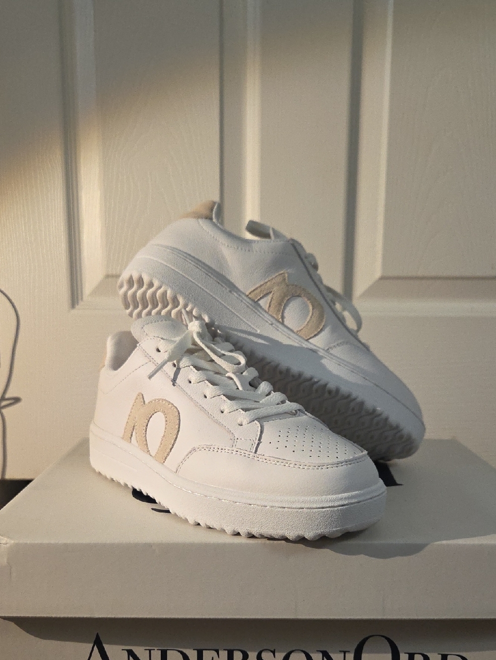 AndersonOrd Ladies Sneaker AO COAST1 White/Creme - Casual Golf Sneaker- Size 7.5